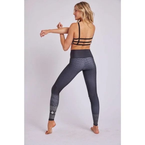 Onzie Las Lunas High Waisted Leggings Black Cream Moon Phases - Picture 3 of 13